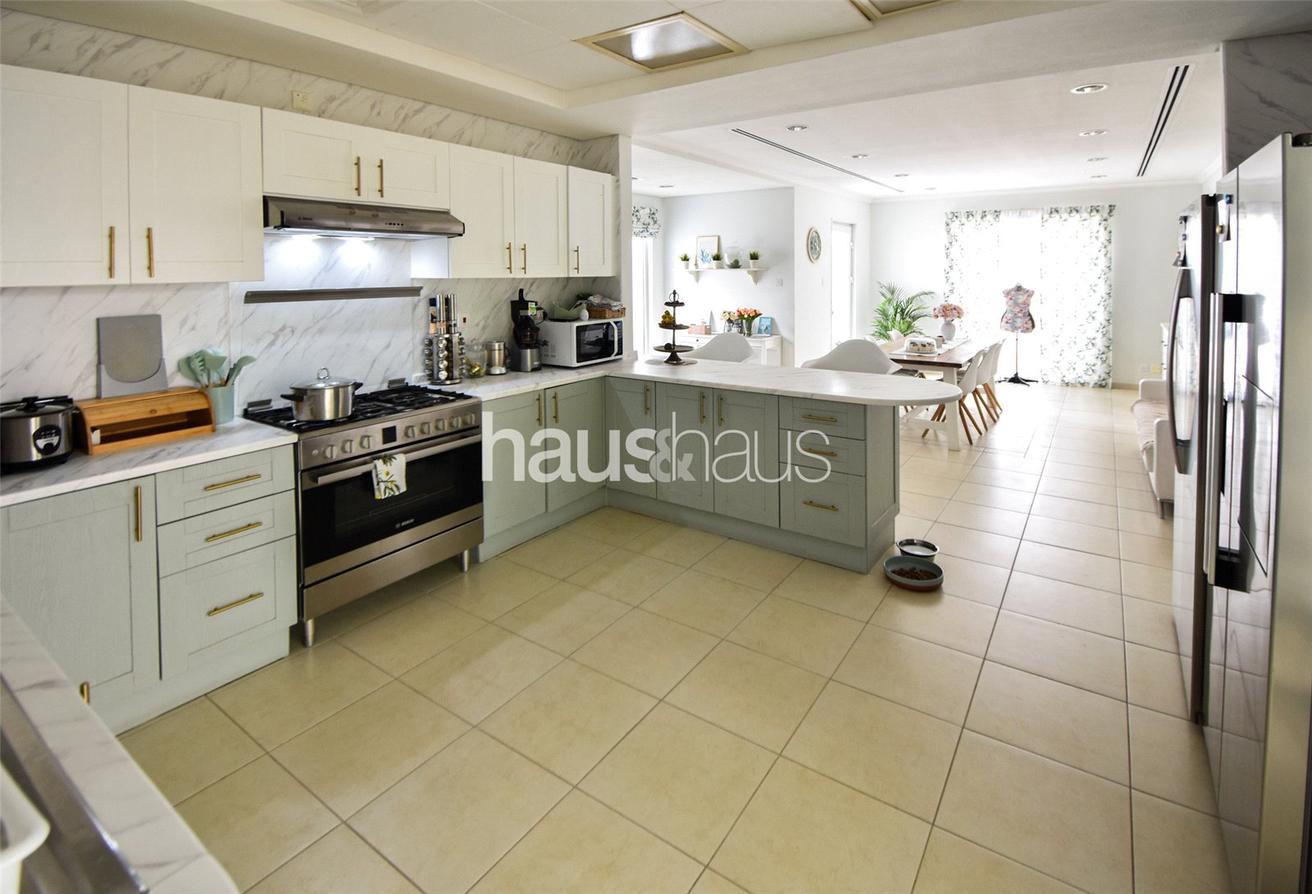 Avl Mid Aug | Upgraded Kitchen | Perfect Condition photo 4