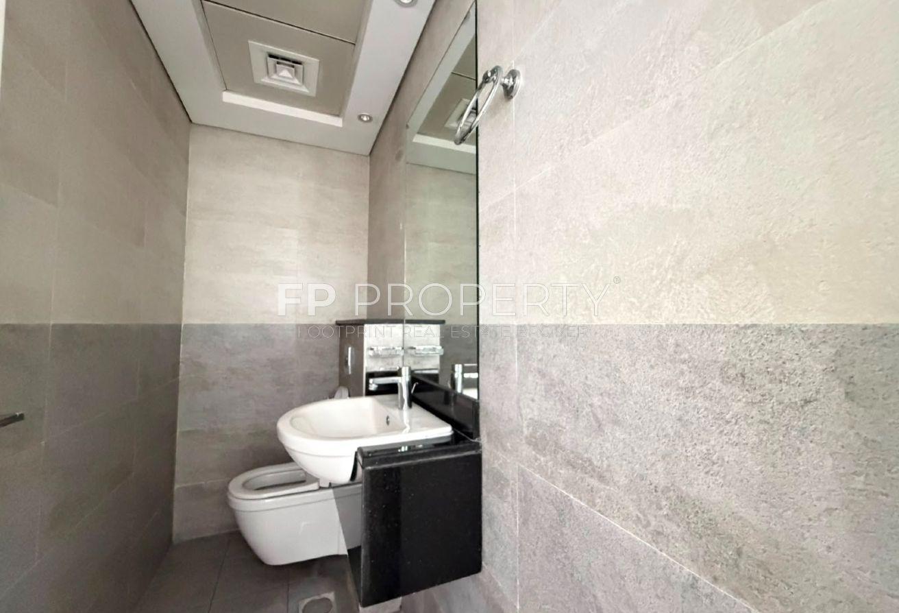 UNFURNISHED 1BHK NEXT | TO | CIRCEL MALL VACANT photo 15