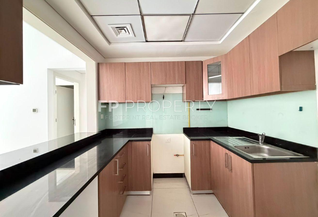 UNFURNISHED 1BHK NEXT | TO | CIRCEL MALL VACANT photo 11