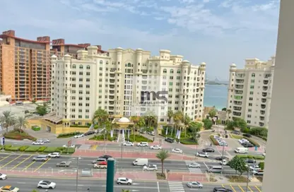 Apartment - 2 Bedrooms - 3 Bathrooms for rent in Al Habool - Shoreline Apartments - Palm Jumeirah - Dubai