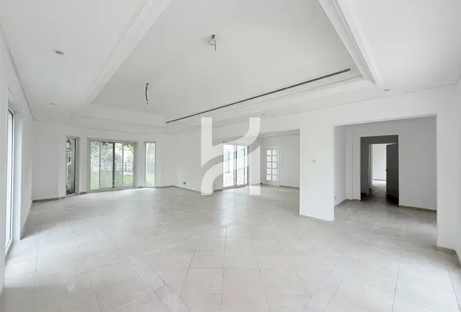 122016661 - Property Image 2