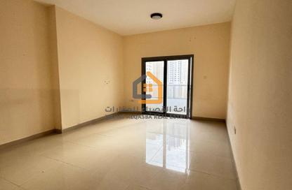 Apartment - 2 Bedrooms - 2 Bathrooms for rent in Al Fardan Centre - Al Majaz 3 - Al Majaz - Sharjah