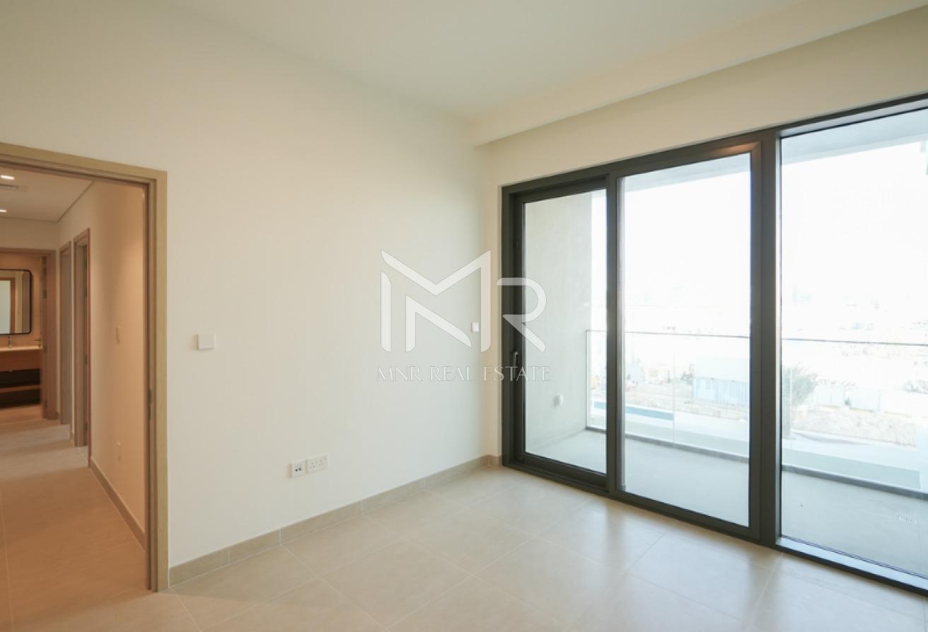 Premium Location | Sea View | Ready to Move photo 5