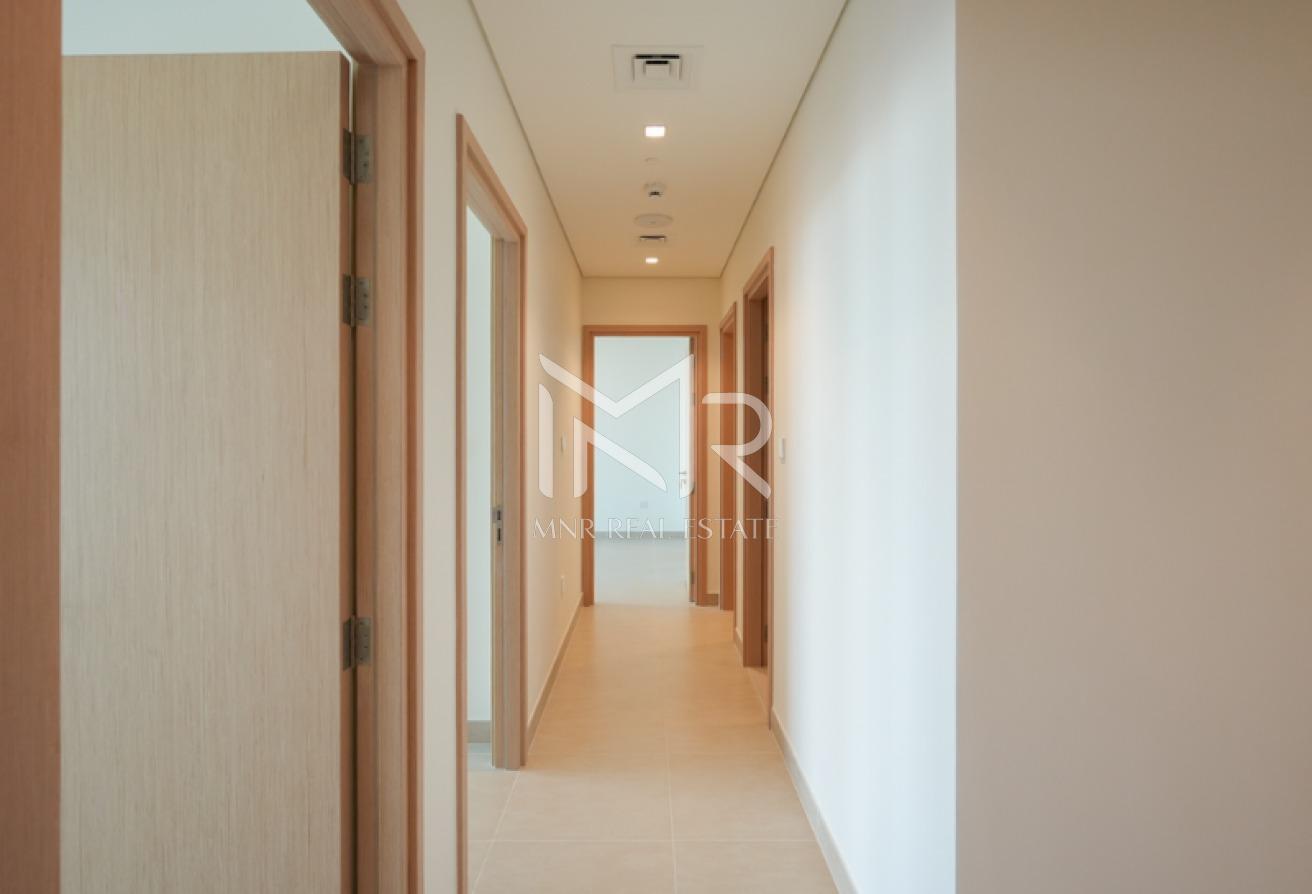 Premium Location | Sea View | Ready to Move photo 10