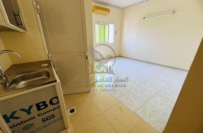 Apartment - Studio - 1 for rent in Al Nabaa Building - Al Naba'ah - Al Sharq - Sharjah