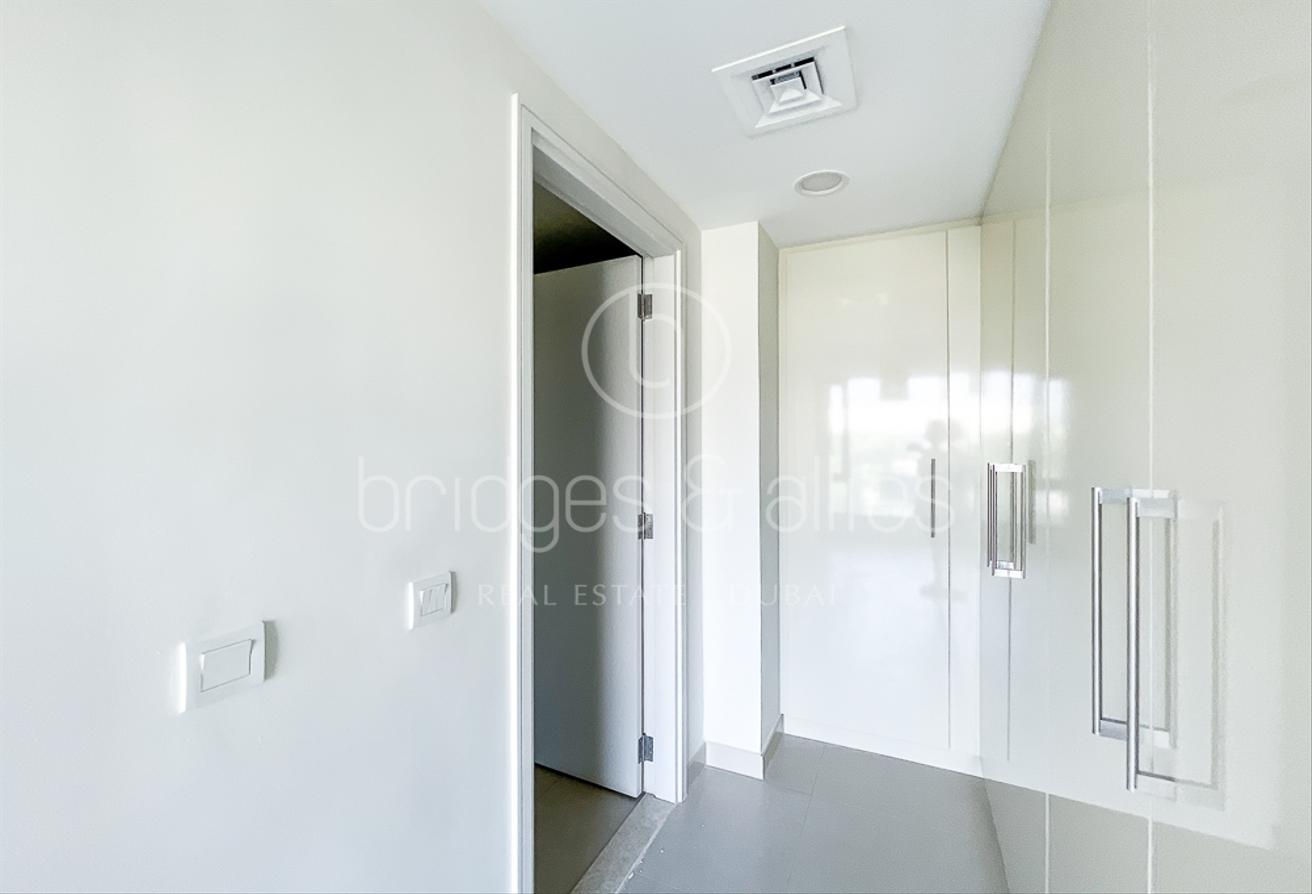 5 BED 3E | 2 MINS WALK TO POOL AND PARK | VACANT photo 12