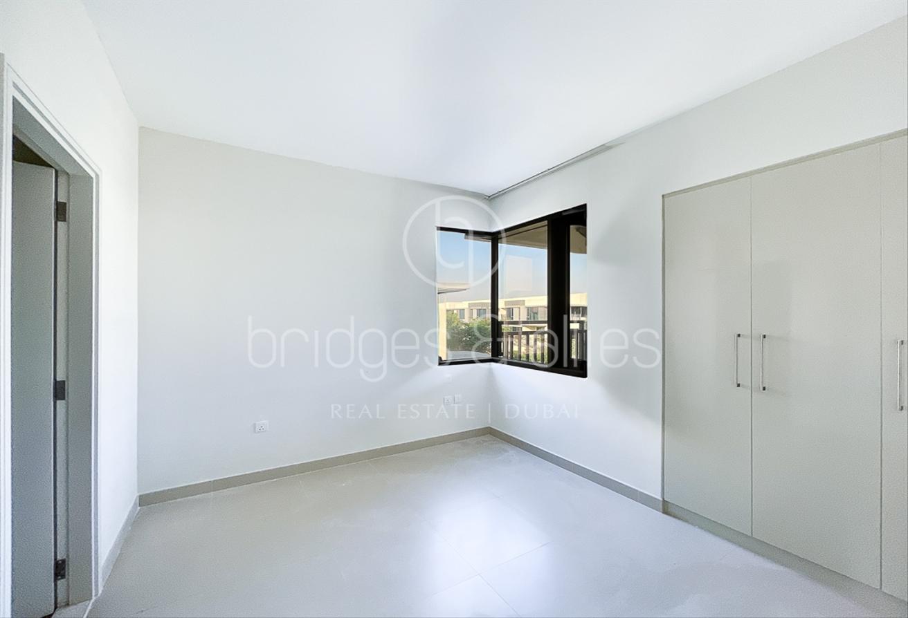 5 BED 3E | 2 MINS WALK TO POOL AND PARK | VACANT photo 16