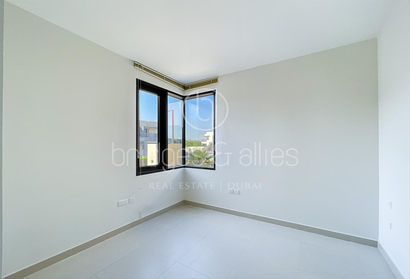 5 BED 3E | 2 MINS WALK TO POOL AND PARK | VACANT photo 17