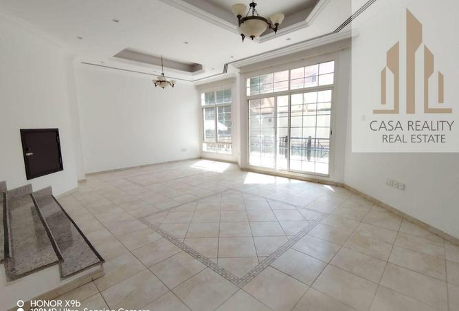 74623443 - Property Image 3