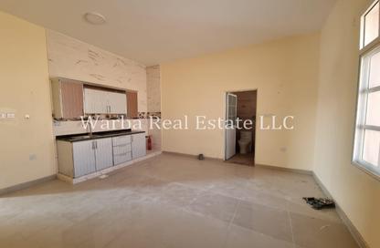 Apartment - Studio - 1 for rent in Cornich Ras Al Khaima - Ras Al Khaimah