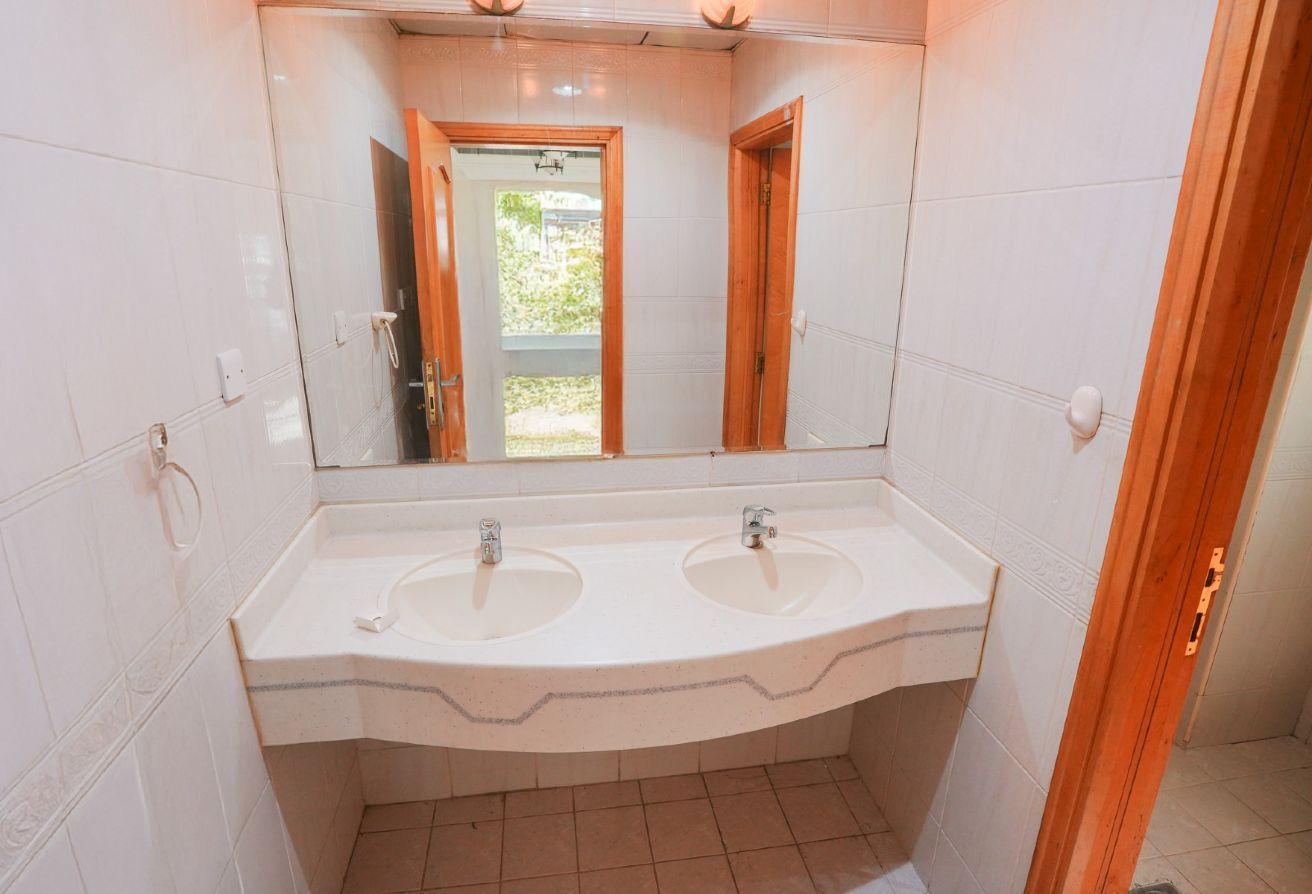 Luxury 5BR Independent Villa | Creek Harbour View photo 20