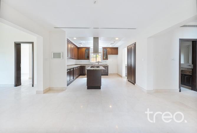 98703341 - Property Image 3