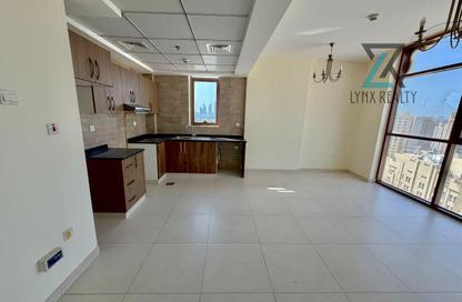 Apartment - 2 - 3 for rent in Rose Building - Al Jaddaf - Dubai Apartment - 2 - 3 for rent in Rose Building - Al Jaddaf - Dubai