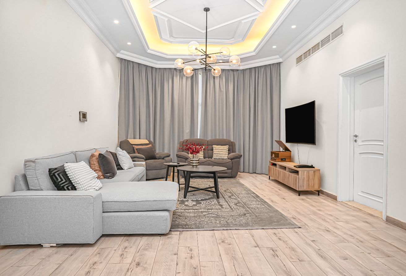 TURN KEY MANSION | COMPLETE PRIVACY| BIG POOL
