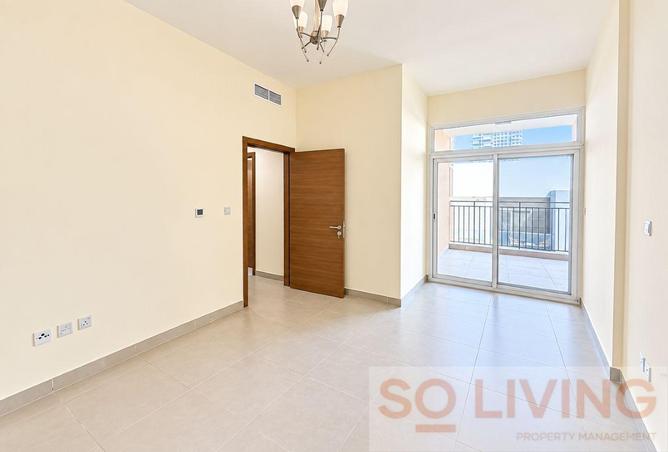 Budget-Friendly Spacious 2-Bedroom Apartment photo 2