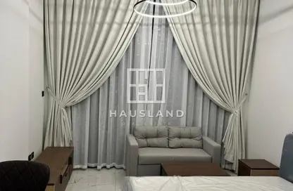 Apartment - Studio - 1 Bathroom for rent in The Gate - Masdar City - Abu Dhabi