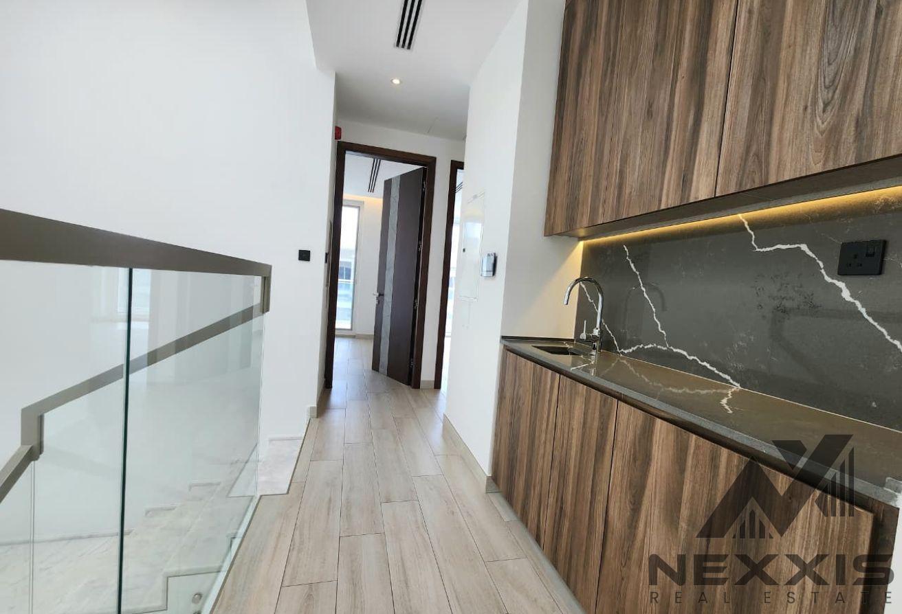 Premium | Private Garden l Community Pool & Gym photo 5