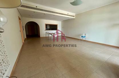 Apartment - 2 Bedrooms - 4 Bathrooms for rent in Al Das - Shoreline Apartments - Palm Jumeirah - Dubai
