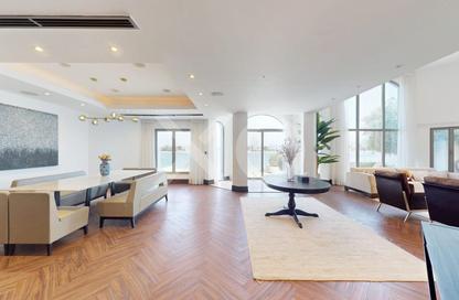 Villa - 4 - 4 for rent in Garden Homes Frond D - Garden Homes - Palm Jumeirah - Dubai