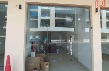 Shop - Studio for rent in Al Karama Sqaure - Al Karama - Dubai