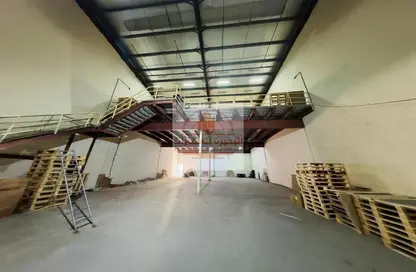 مستودع - استوديو - 1 حمام للايجار في 18 المنطقة الصناعية رقم - المنطقة الصناعية بالشارقة - الشارقة