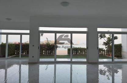 Villa - 5 Bedrooms - 6 Bathrooms for rent in Palma Residences - Palm Jumeirah - Dubai