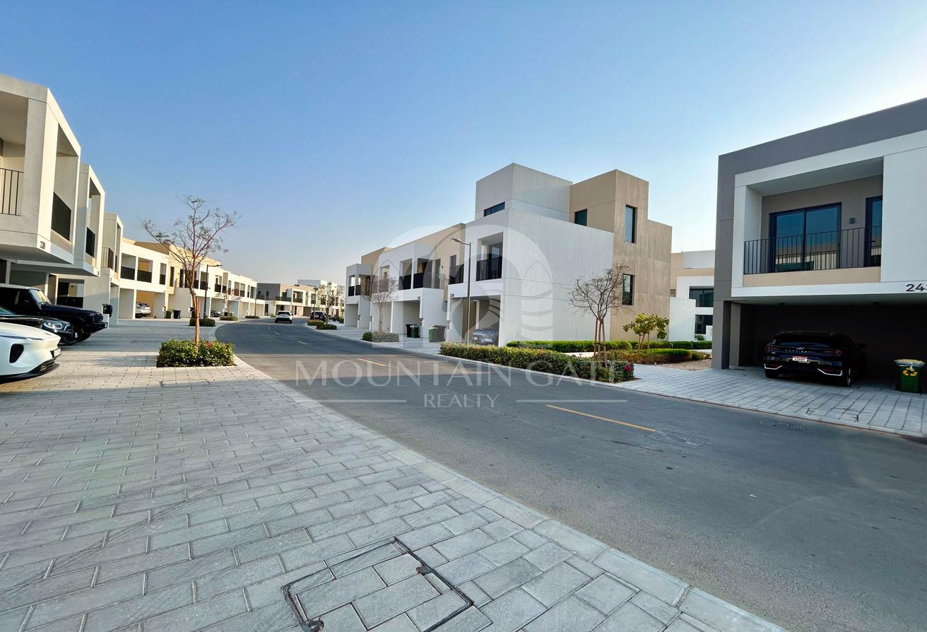 Premium Location | Green View | Brand New photo 25