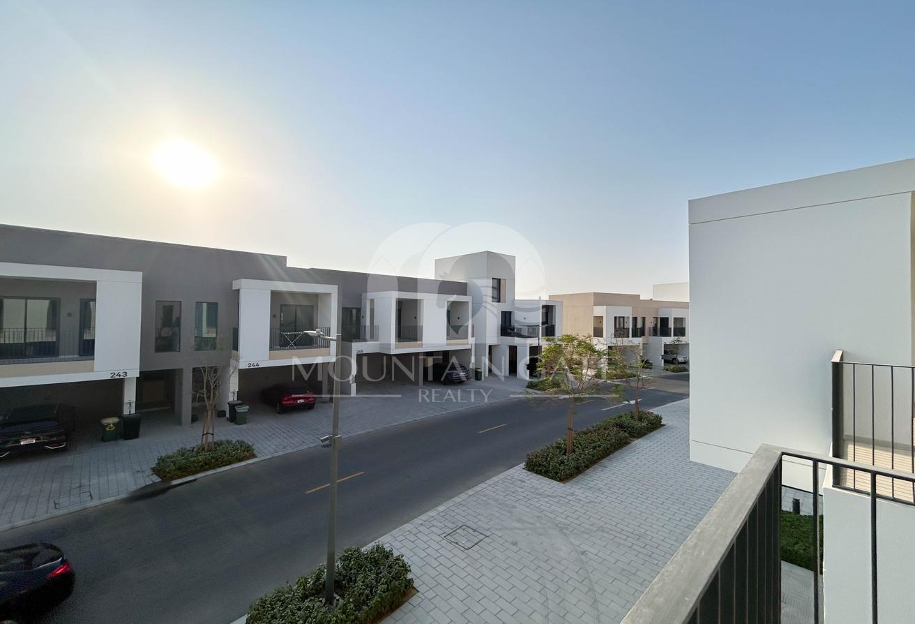 Premium Location | Green View | Brand New photo 16
