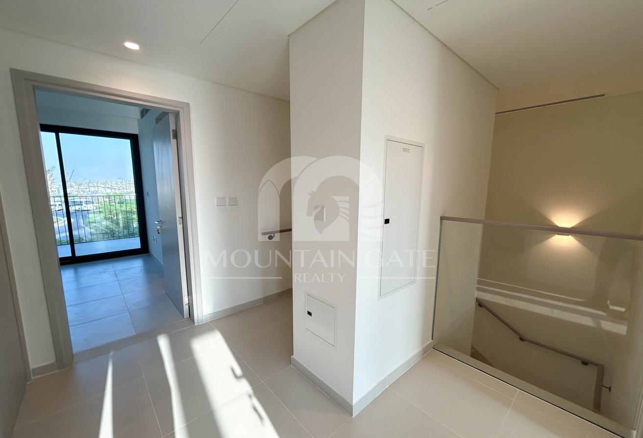 Premium Location | Green View | Brand New photo 10