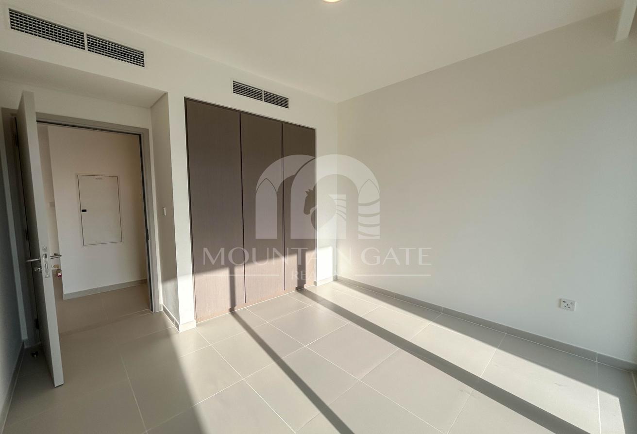 Premium Location | Green View | Brand New photo 12