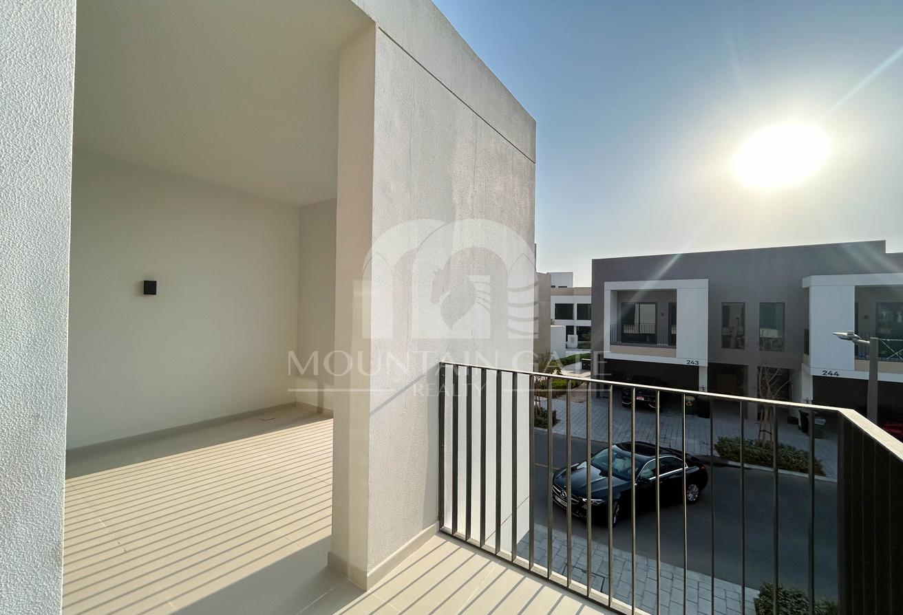 Premium Location | Green View | Brand New photo 15