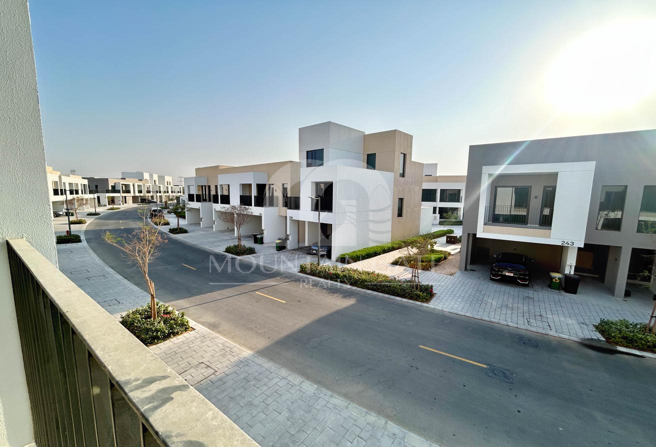 Premium Location | Green View | Brand New photo 14