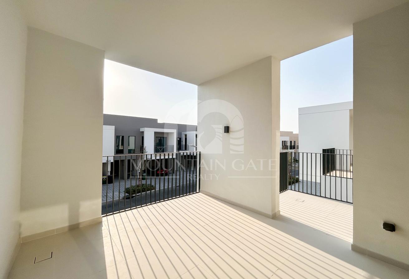 Premium Location | Green View | Brand New photo 13