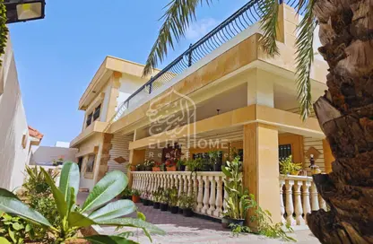 فيلا - 8 غرف نوم - 8 حمامات للبيع في الفيحاء - الشارقة