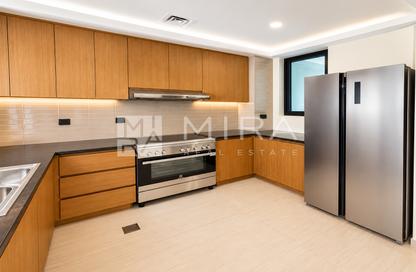 Townhouse - 4 - 3 for rent in Portofino - Damac Lagoons - Dubai