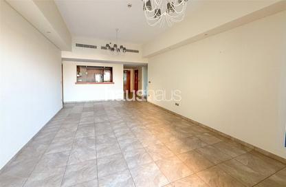 Apartment - 3 Bedrooms - 4 Bathrooms for sale in Marina Residences 4 - Marina Residences - Palm Jumeirah - Dubai
