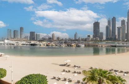 Apartment - 3 Bedrooms - 4 Bathrooms for sale in Bayview - EMAAR Beachfront - Dubai Harbour - Dubai