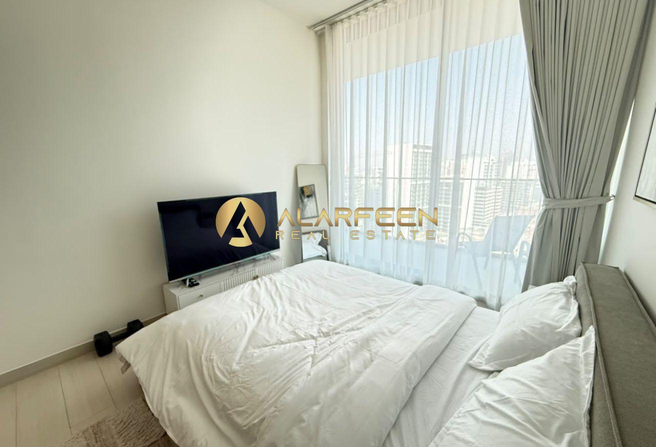 1BHK Furnished | High Floor | Bright Unit photo 4
