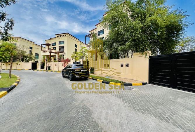 122017389 - Property Main Image
