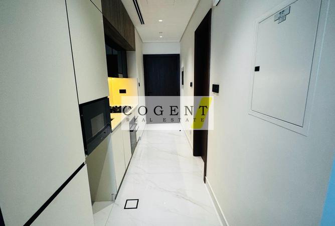 Fully Furnished Studio | Spacious |Downtown View photo 2