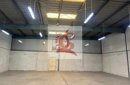Warehouse - Studio - 1 Bathroom for rent in Umm Ramool - Dubai