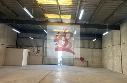 Warehouse - Studio - 1 Bathroom for rent in Umm Ramool - Dubai
