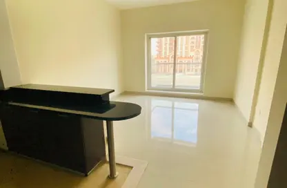 شقة - 1 حمام للايجار في مرتفعات الصقر - مدينة دبي الرياضية - دبي