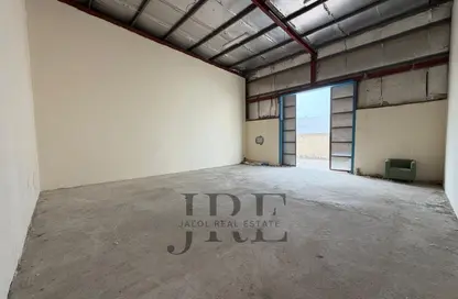 مستودع - استوديو للايجار في المنطقة الصناعية رقم 17 - المنطقة الصناعية بالشارقة - الشارقة
