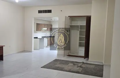 شقة - 1 حمام للايجار في برج فالكون 1 - أبراج فالكون - عجمان وسط المدينة - عجمان