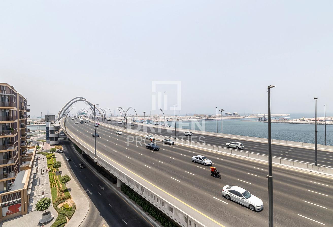 Spacious and Bright Apt | Sea View | Vacant photo 20