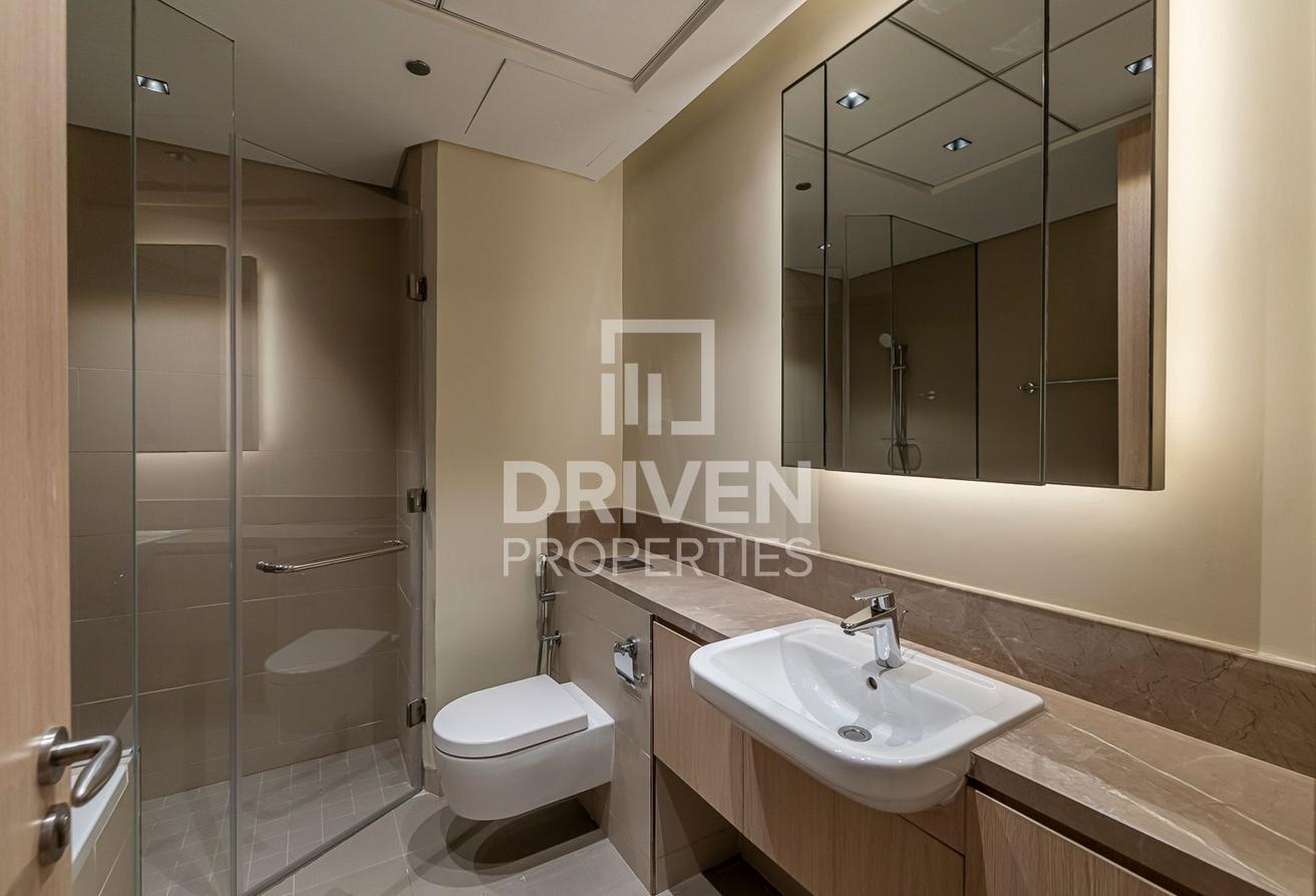 Spacious and Bright Apt | Sea View | Vacant photo 19