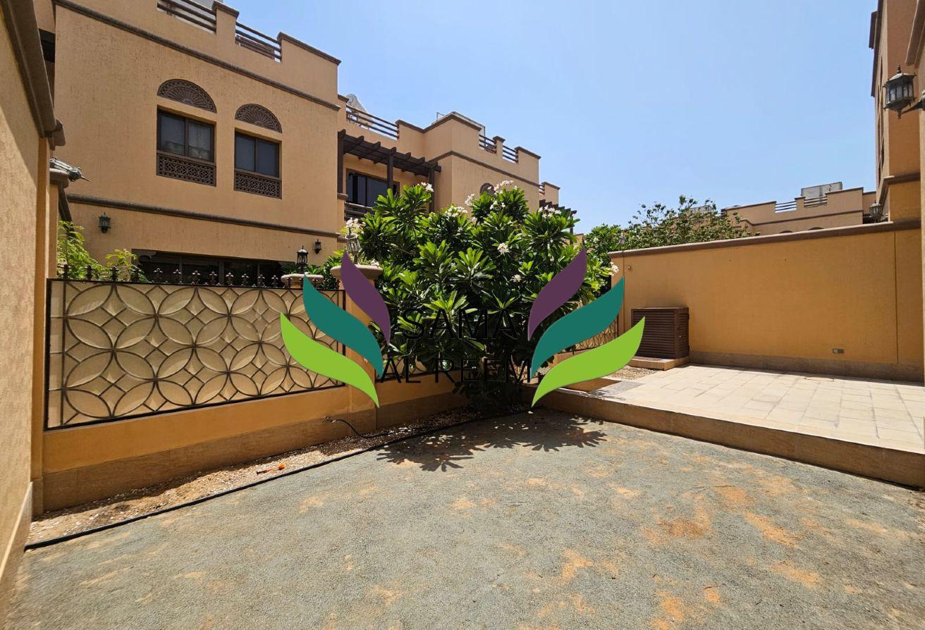 4 Bed Compound Villa | Jumeirah 1 | Shared Pool photo 18