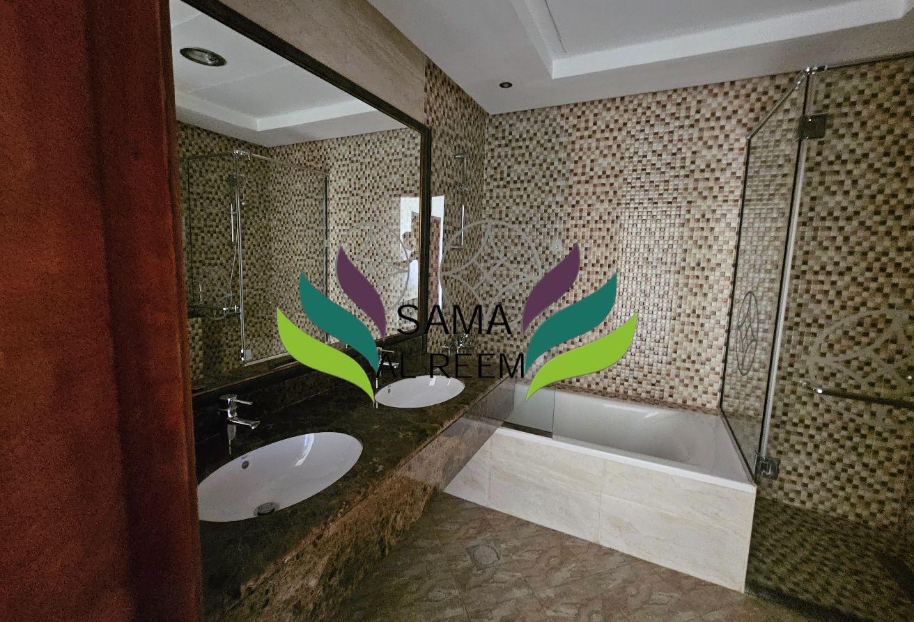 4 Bed Compound Villa | Jumeirah 1 | Shared Pool photo 11