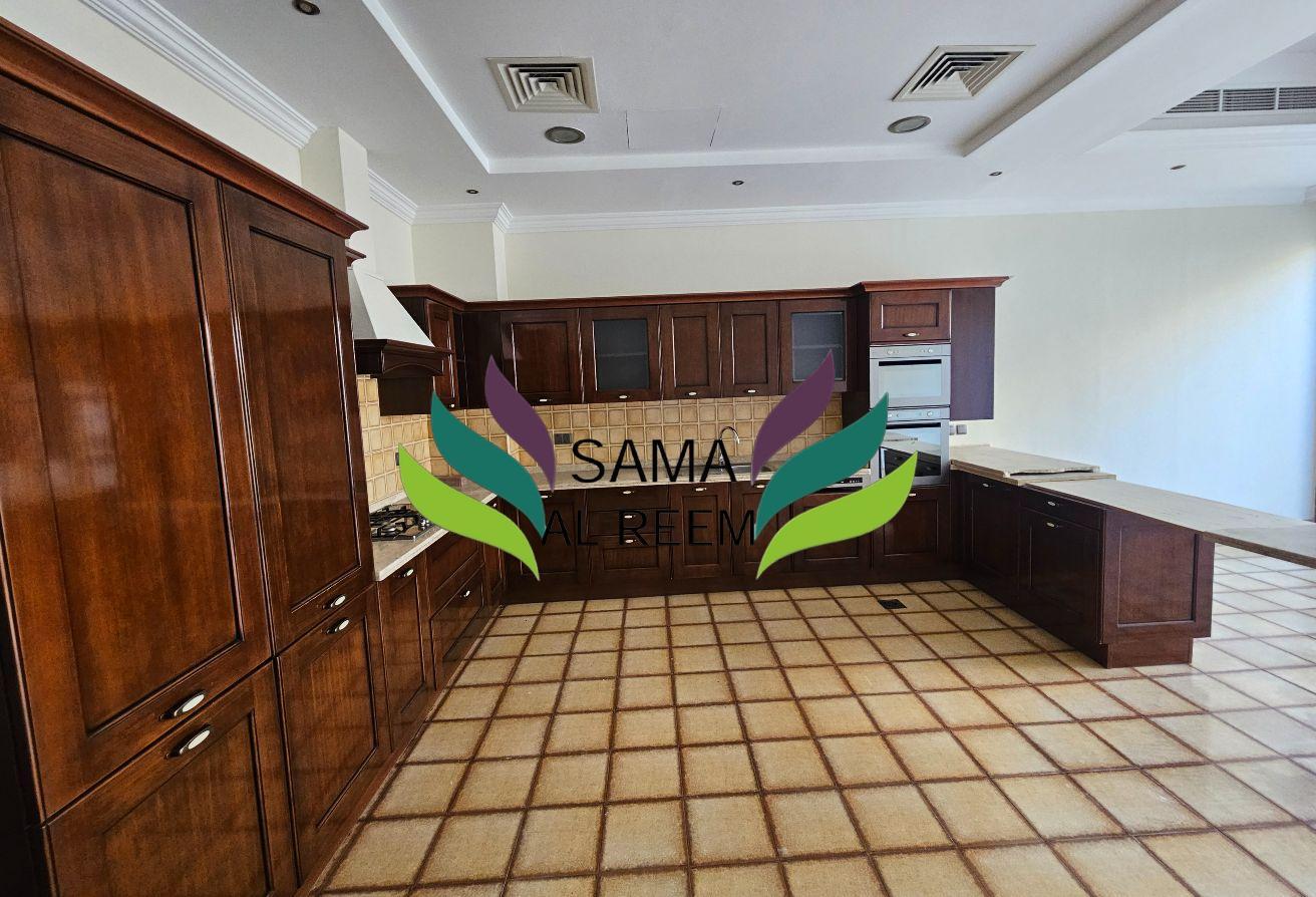 4 Bed Compound Villa | Jumeirah 1 | Shared Pool photo 8
